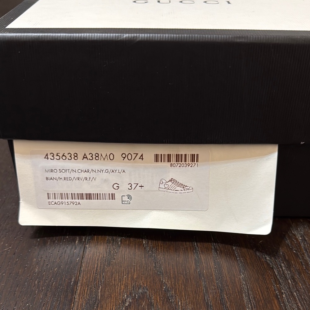 Gucci Ace White Sneakers with Red Heart Detail - Picture 12 of 12